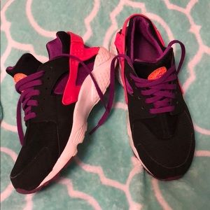 Nike Huarache size 3Y
